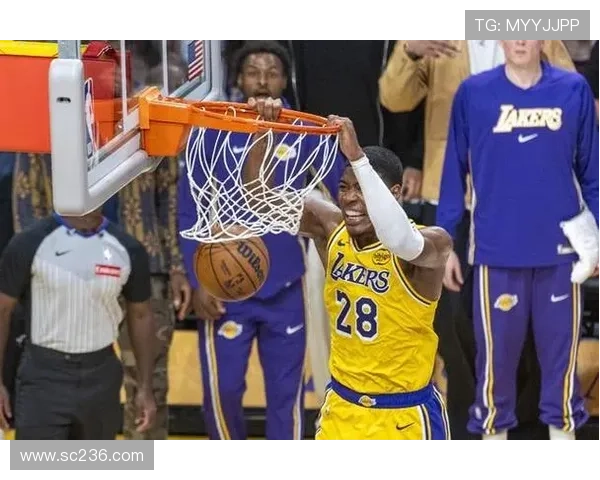 八村塁面对老队友浓眉精彩滞空中距离命中完成2+1逆袭时刻